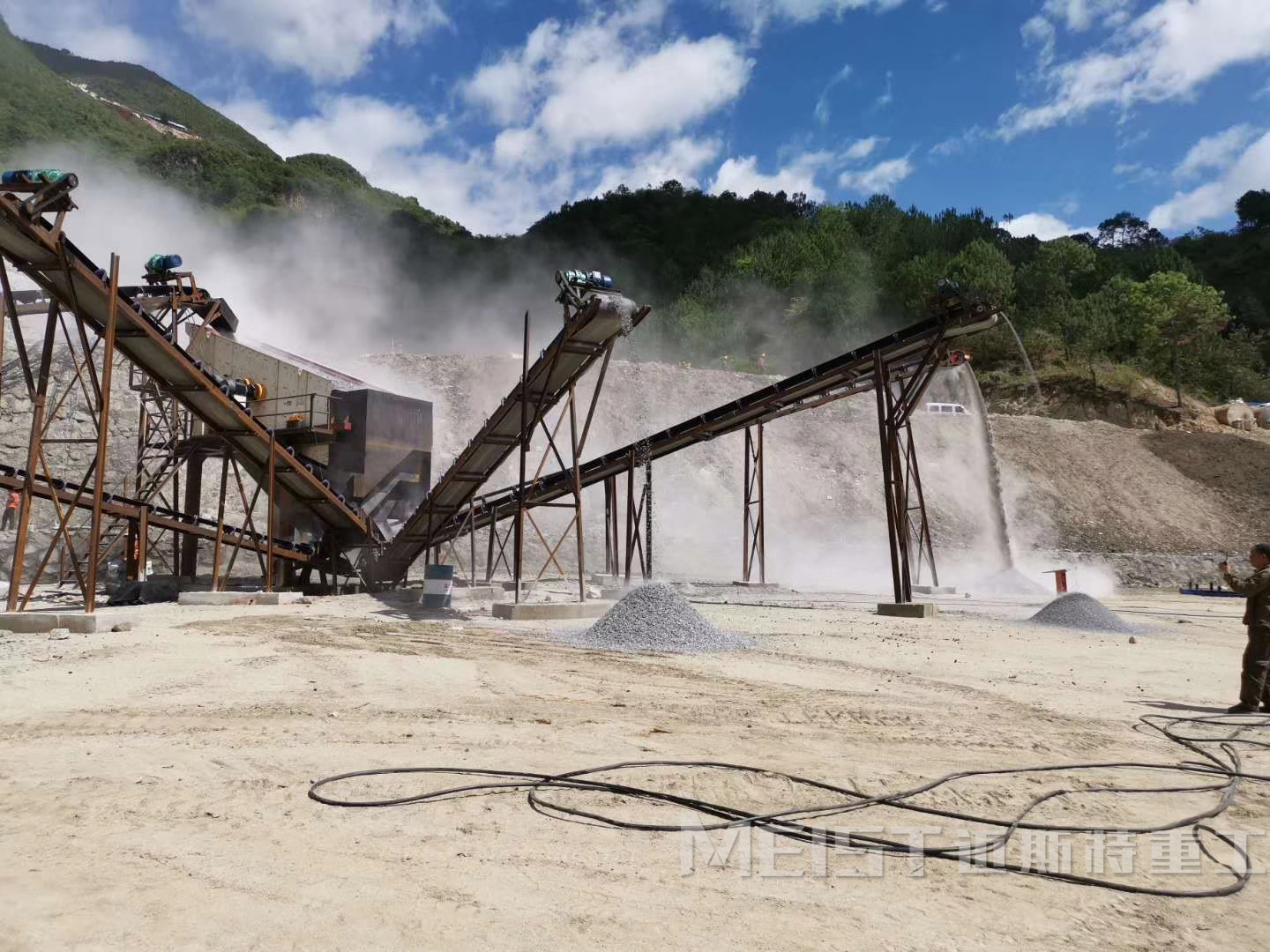 砂石生產(chǎn)線現(xiàn)場(chǎng)