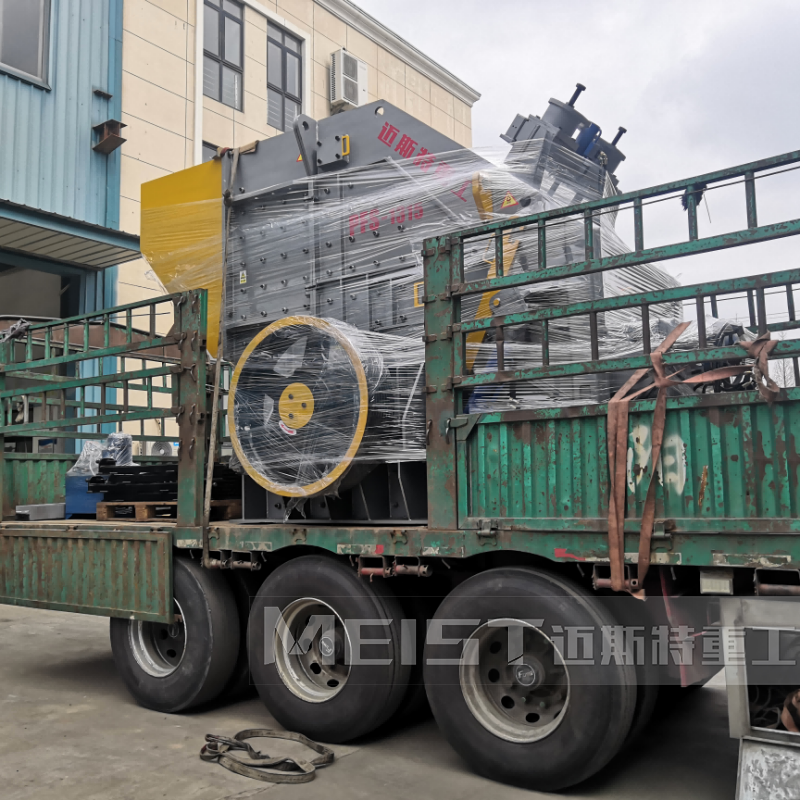 邁斯特重工歐版反擊式破碎機(jī)發(fā)貨現(xiàn)場(chǎng)