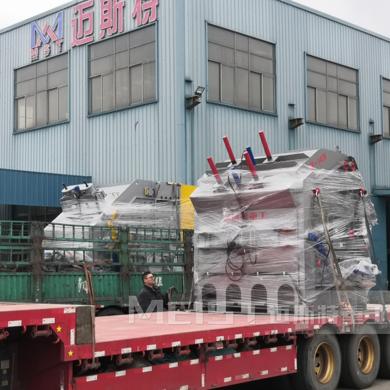 邁斯特重工歐版反擊式破碎機(jī)發(fā)貨現(xiàn)場(chǎng)
