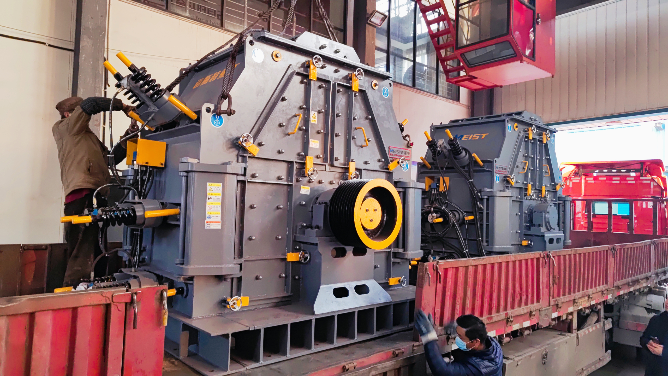 歐版可逆制砂機(jī)廠區(qū)發(fā)貨