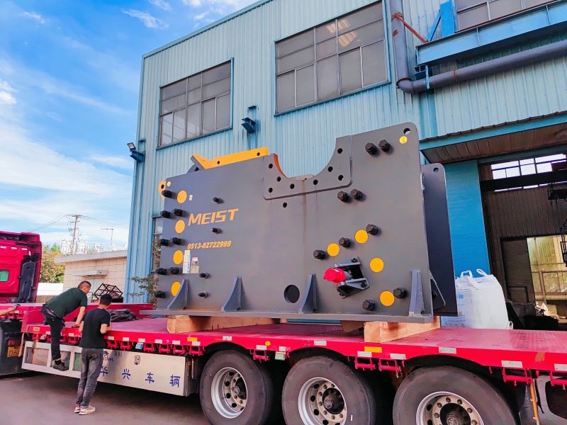 PE系列顎式破碎機，性能穩(wěn)定，常用于石料粗碎加工