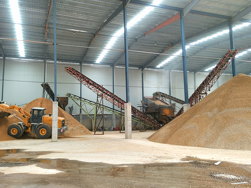 制砂生產(chǎn)現(xiàn)場(chǎng)